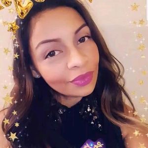 Meet your Posher, Dominique